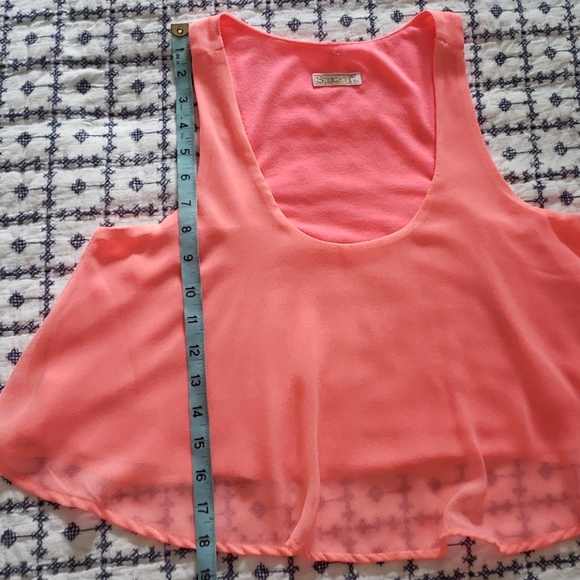 Crop Top - Picture 5 of 6